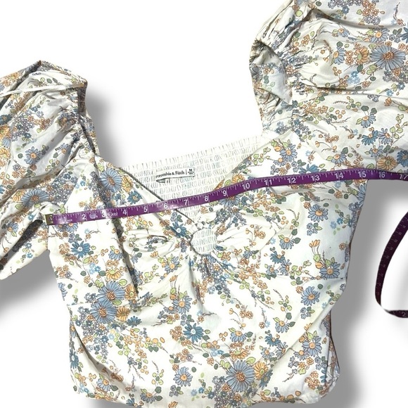 Abercrombie & Fitch Lined Puff Ballon Sleeve Crop Top Floral Keyhole size Medium - Picture 4 of 8